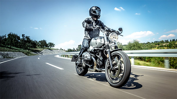 El mejor seguro de moto para los nuevos conductores: Una revisión